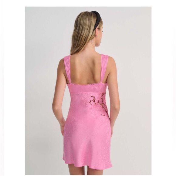 For love and lemons size XS Pink Lace mini dress with rose/flower - Picture 3 of 7